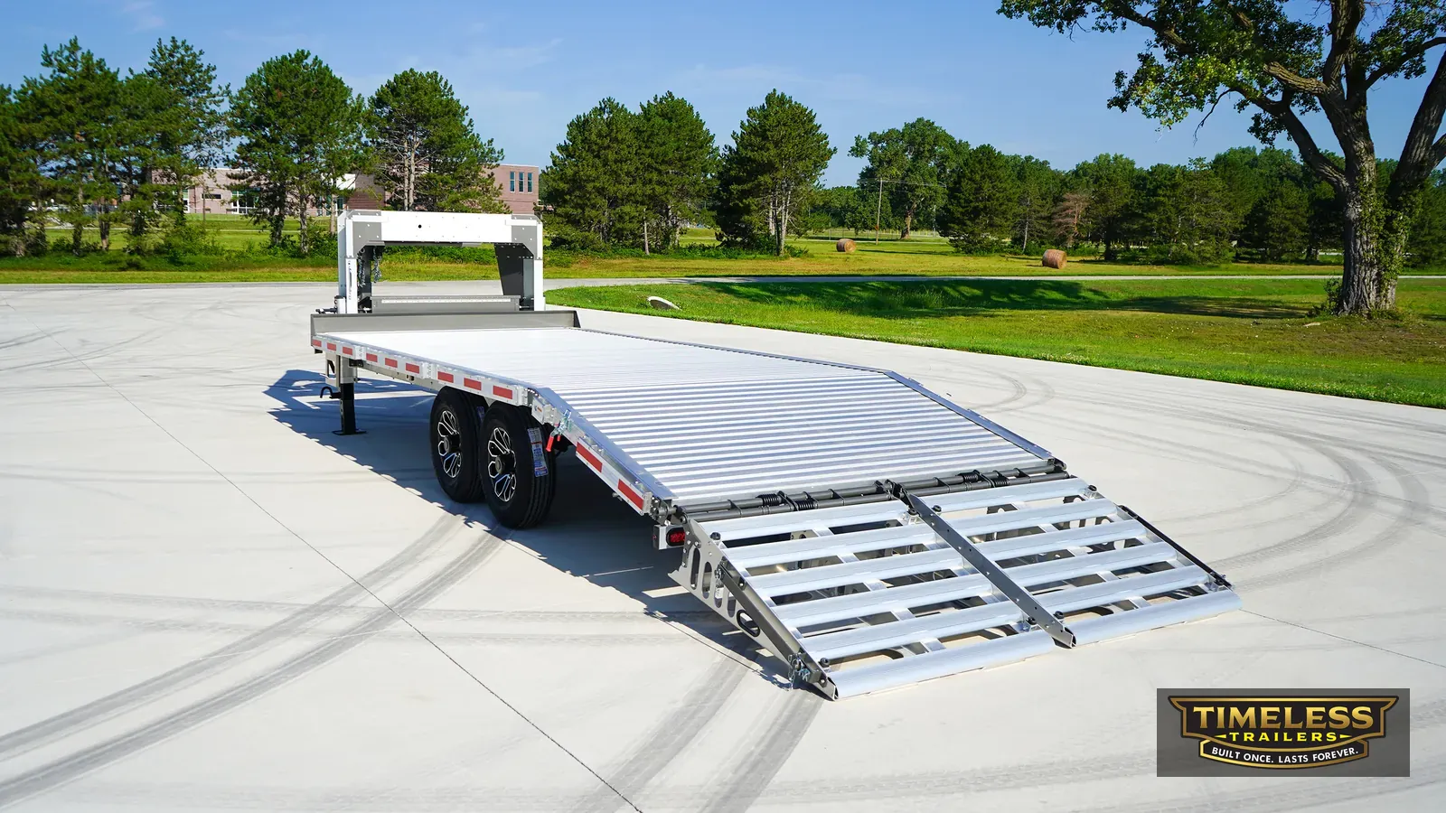 Timpte 1620 Gooseneck with the rear ramps lowered